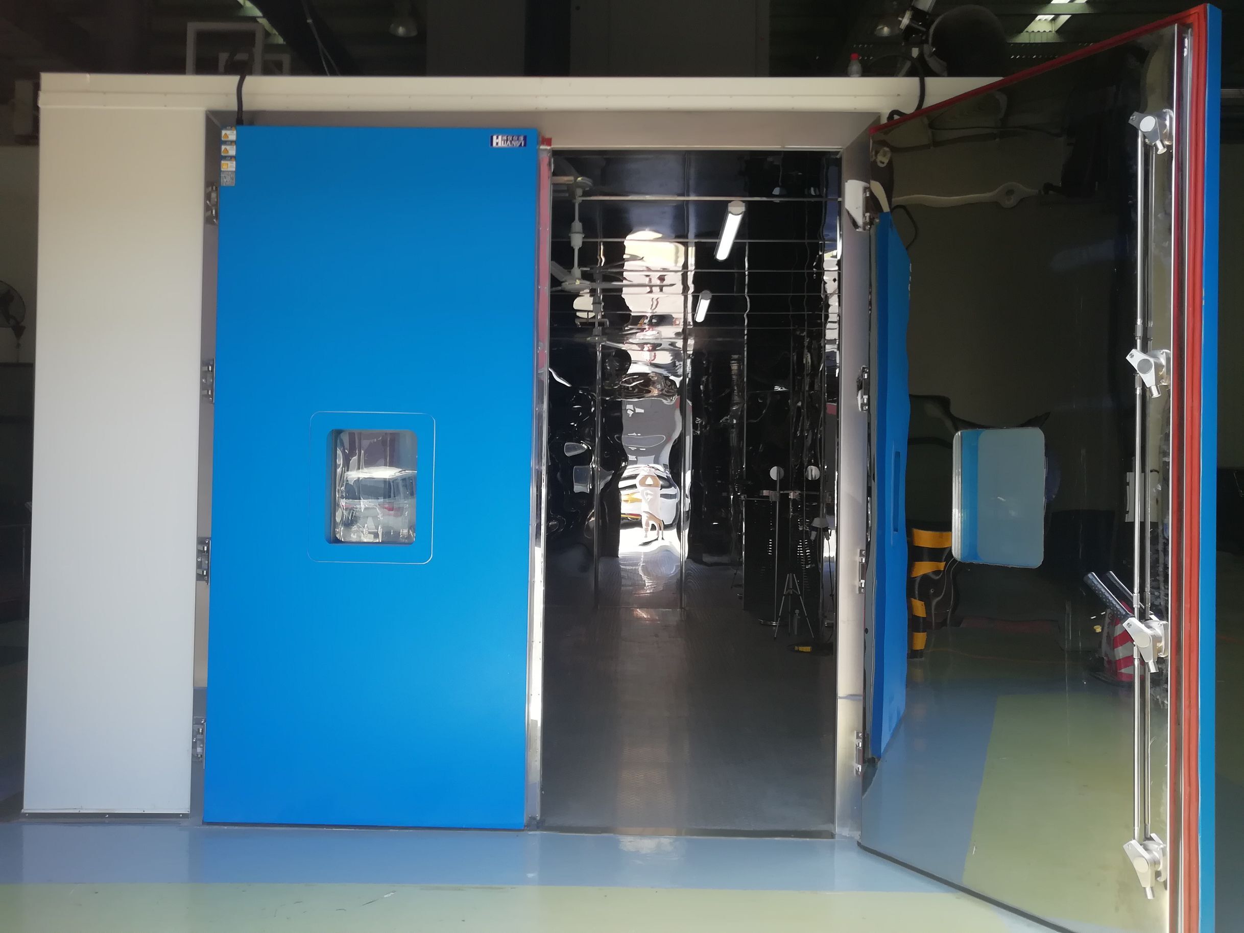 整車車內VOC環境檢測艙大門