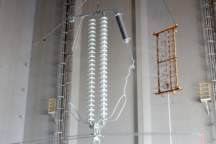 交直流電路閃絡(luò)試驗(yàn)人工氣候室使用方法(圖3) 交直流電路閃絡(luò)試驗(yàn)人工氣候室使用方法(圖3)